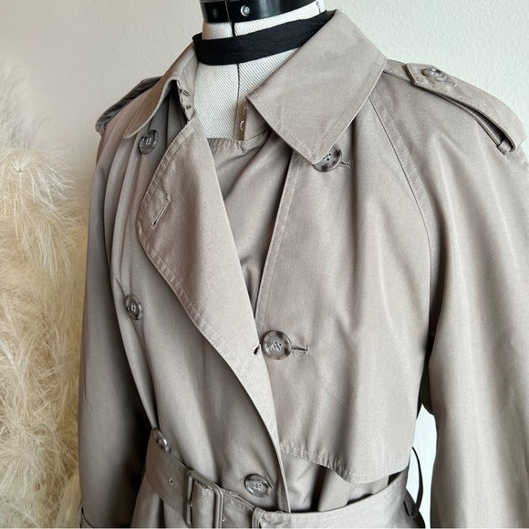 London Fog Vintage Tan Trench Coat With Zip Liner - Picture 5 of 17